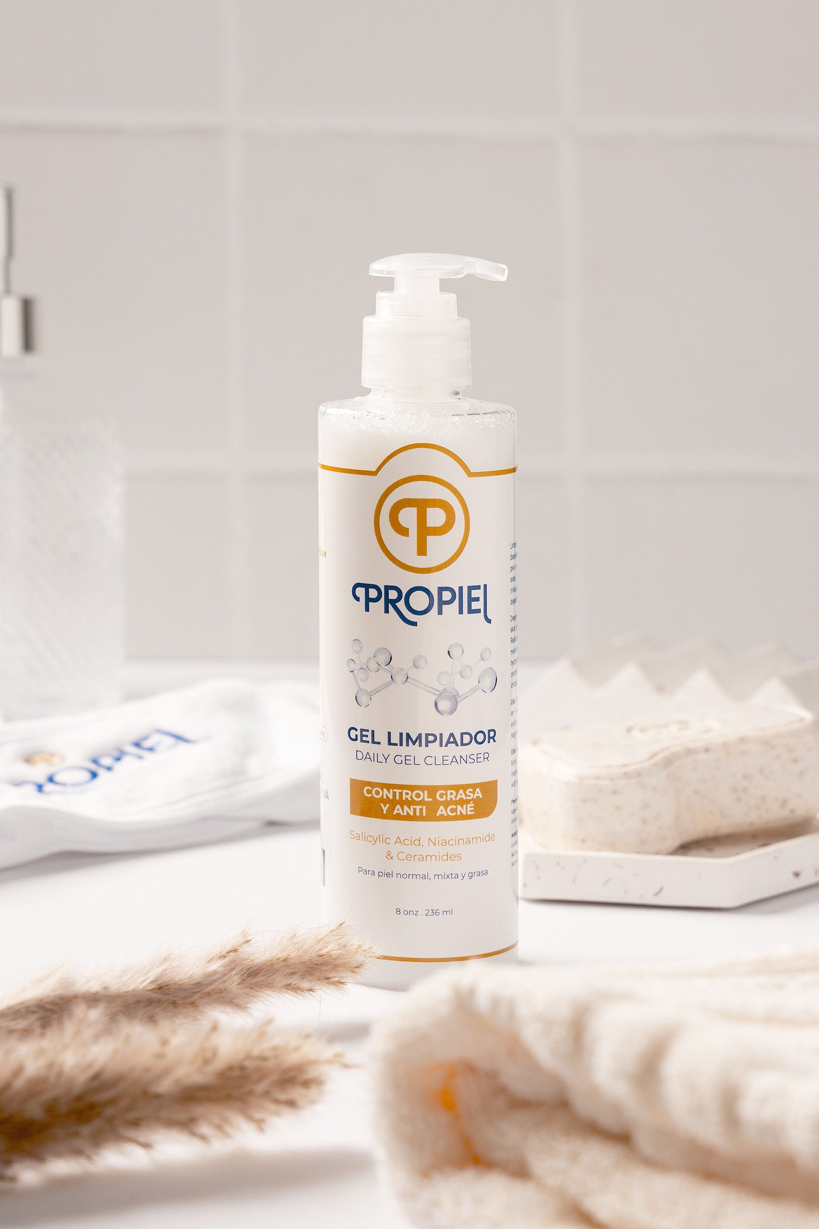 Anti-acne and anti-sebum cleansing gel